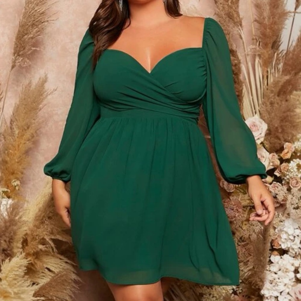 Green long sleeve, sweetheart neck, knee length dress